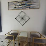 Industrial And Modern Studio For Two Gaslamp District! Perfectly Located Near Downtown! Your Home Away From Home!